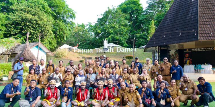 Kunker Gubernur dan Wagub Papua Mari-Yo, Minta Tarian Tradisional  Asal Papua Terus Disuguhkan