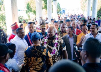 Tiba di Jayapura Gubernur dan Wagub Ajak Masyarakat Rajut Kebersamaan Bangun Papua