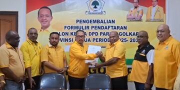 Mathius D. Fakhri Resmi Kembalikan Berkas Pencalonan Ketua DPD Golkar Papua