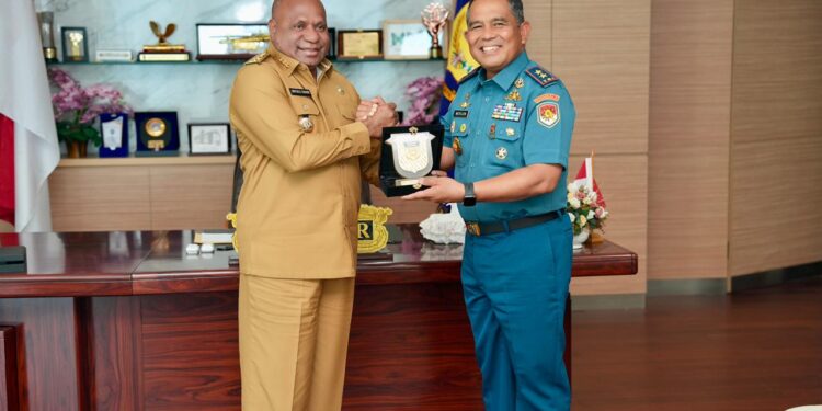 Pertemuan Kementerian Kehutanan, Forum Adat Tabi Saireri, dan Gubernur Papua terkait Pemusnahan Mahkota Cenderawasih