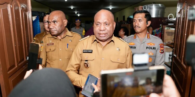 Pertemuan Kementerian Kehutanan, Forum Adat Tabi Saireri, dan Gubernur Papua terkait Pemusnahan Mahkota Cenderawasih