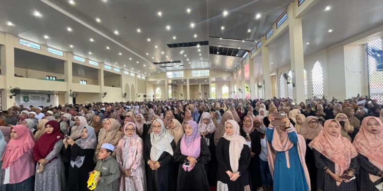 Ribuan Jamaah Hadiri Tabligh Akbar dan Milad ke-8 Kerukunan Keluarga Pattinjo di Nabire