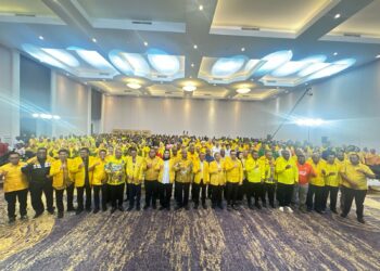 Kehadiran Matius Fakhiri dan Aryoko Rumaropen Menandai Momen Kemenangan di Musda XI Golkar Papua