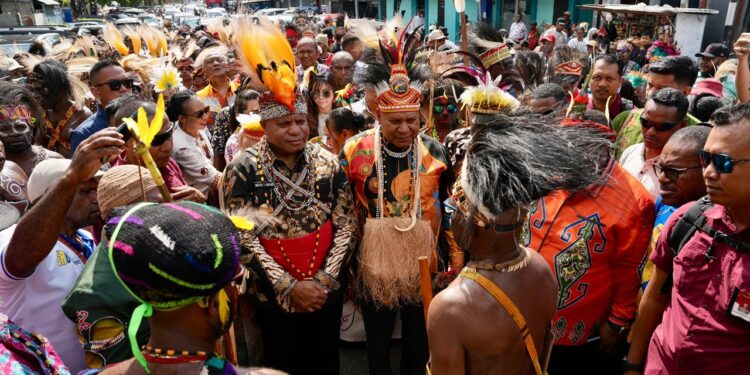 Tifa Menggema, Tujuh Wilayah Adat Antar Gubernur–Wakil Gubernur Papua ke Kantor Gubernur