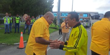 Kedatangan Ketum DPP Golkar Disambut Hangat oleh Matius Fakhiri