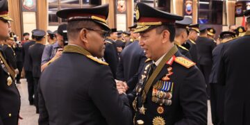 Kapolda Papua Terima Tanda Kehormatan Bintang Bhayangkara Pratama
