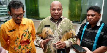 Gubernur Papua Matius Fakhiri Ajak Kementerian KKP Sinergi, Bidik PAD dari Pesisir dan Pariwisata