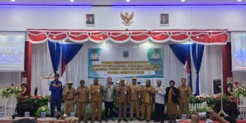 Walikota Sorong Pimpin Upacara HUT ke-80 PGRI dan Hari Guru Nasional 2025