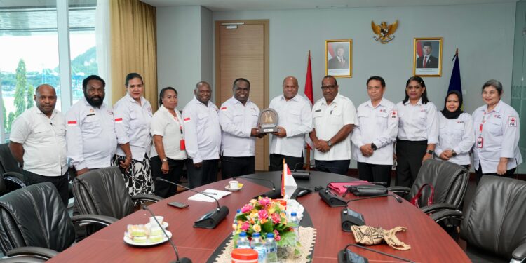 Pertemuan Gubernur Matius Fakhiri dan PMI Papua: Menjaga Ketersediaan Darah untuk Masyarakat Papua