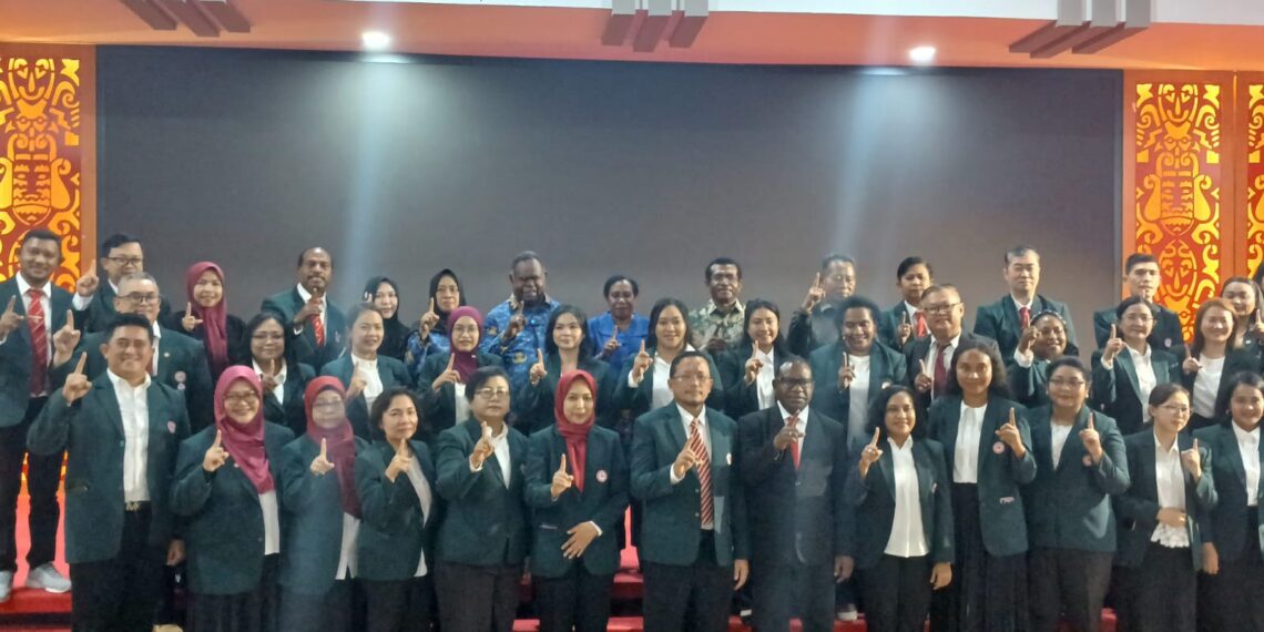 IDI Cabang Sorong Periode 2025–2028 Resmi Dilantik, Gubernur Elisa Kambu Tegaskan Tidak Ada Pasien Boleh Ditolak