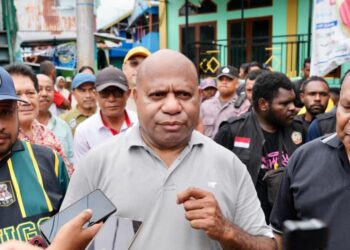 Gubernur dan wakil Gubernur Papua Sambangi 6 kampung pesisir di Kota Jayapura