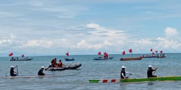 Lomba Dayung Tradisional : Lestarikan Budaya dan Angkat Potensi Pariwisata Nabire