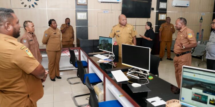 Tingkatkan Layanan Publik, Periksa Kinerja PTSP Provinsi Papua dalam Sidak Mendalam