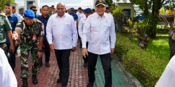 Gubernur Papua Sambut Kedatangan Menko Polhukam