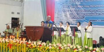 Gubernur Papua Hadiri Ibadah Perayaan Natal Di Gereja Pentakosta Mahanaim Padang Bulan “Mari Jadikan Natal Momentum Memperkuat Persaudaraan dan Perdamaian”