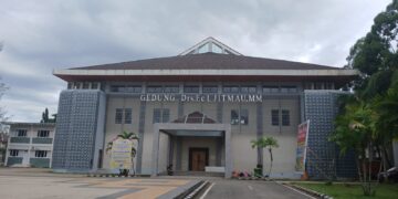 Diduga Tertipu Pengobatan Alternatif, Warga Datangi Gedung Lambert Jitmau Sorong