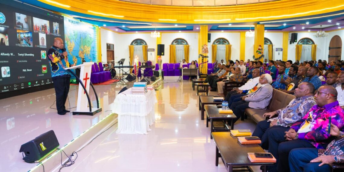 Hadiri Perayaan Natal GIDI, Gubernur Minta Umat Kristen di Papua Menjadi Pembawa Damai